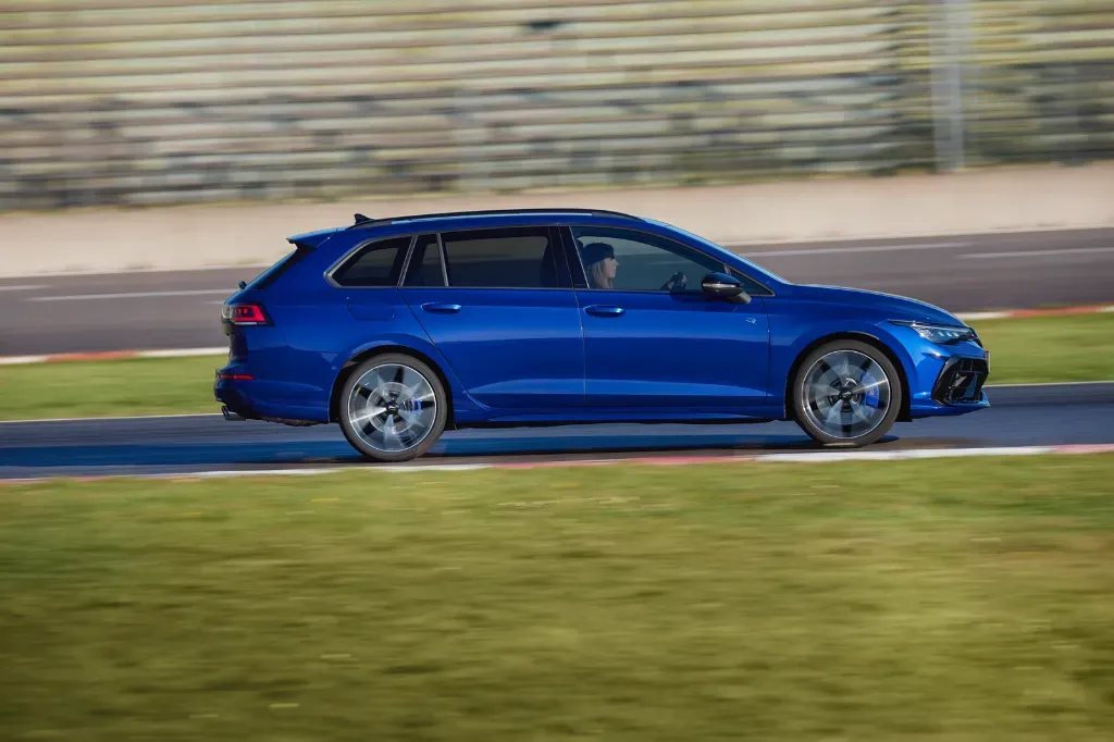 Czym się różni leasing o wynajmu samochodu